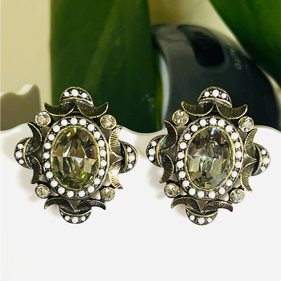 Heidi Daus Jewelry - Heidi Daus Art Deco Style vintage clip on earrings with Swarovski crystals